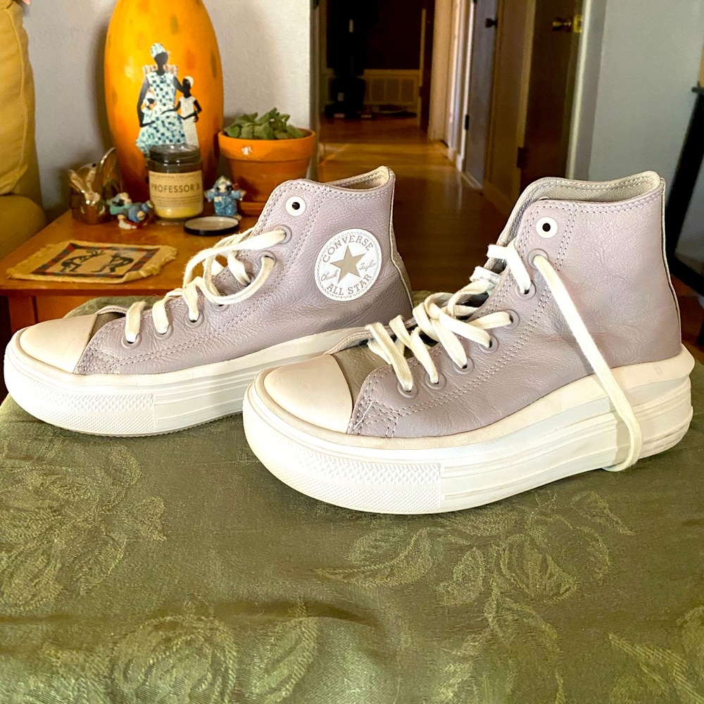 Converse Chuck Taylor All Star Move Platform.